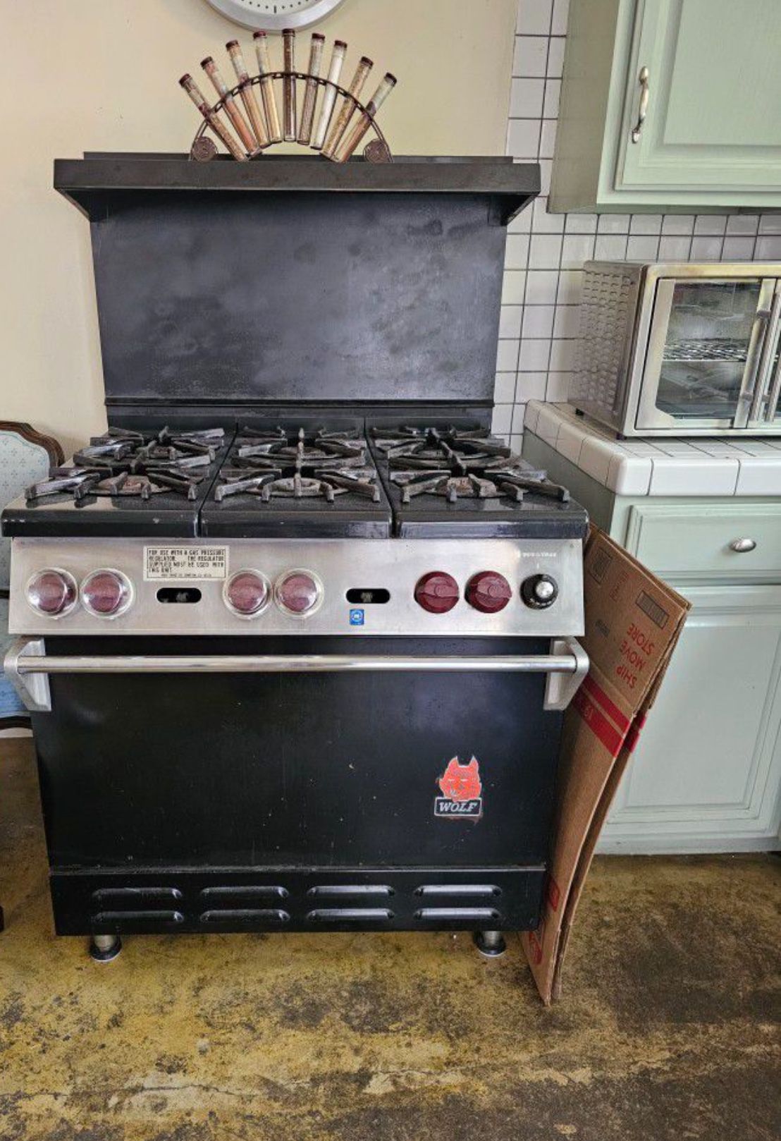 WOLF 6 Burner Gas Stove & Oven