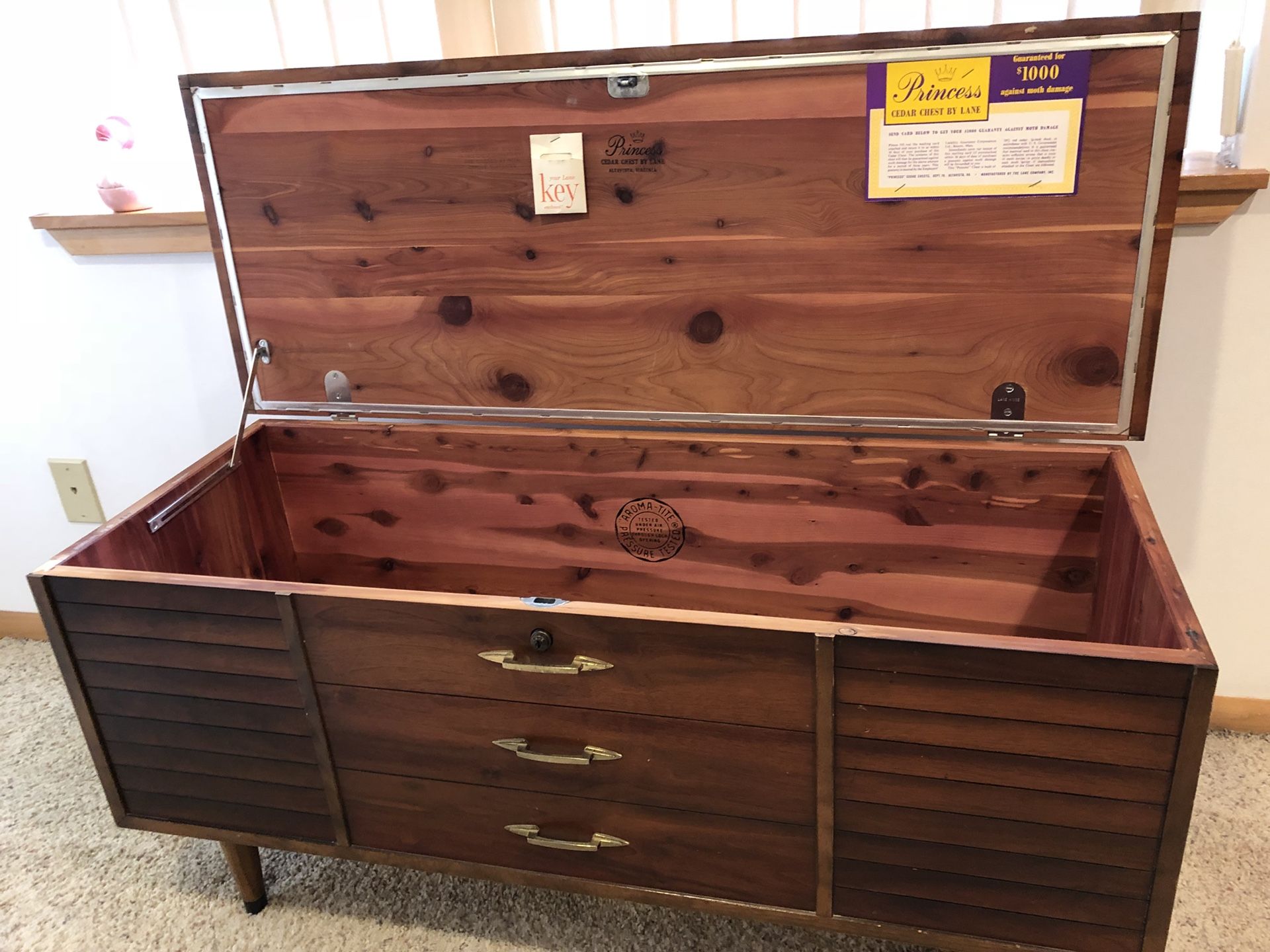Beautiful antique Lane “Princess” Cedar Chest.