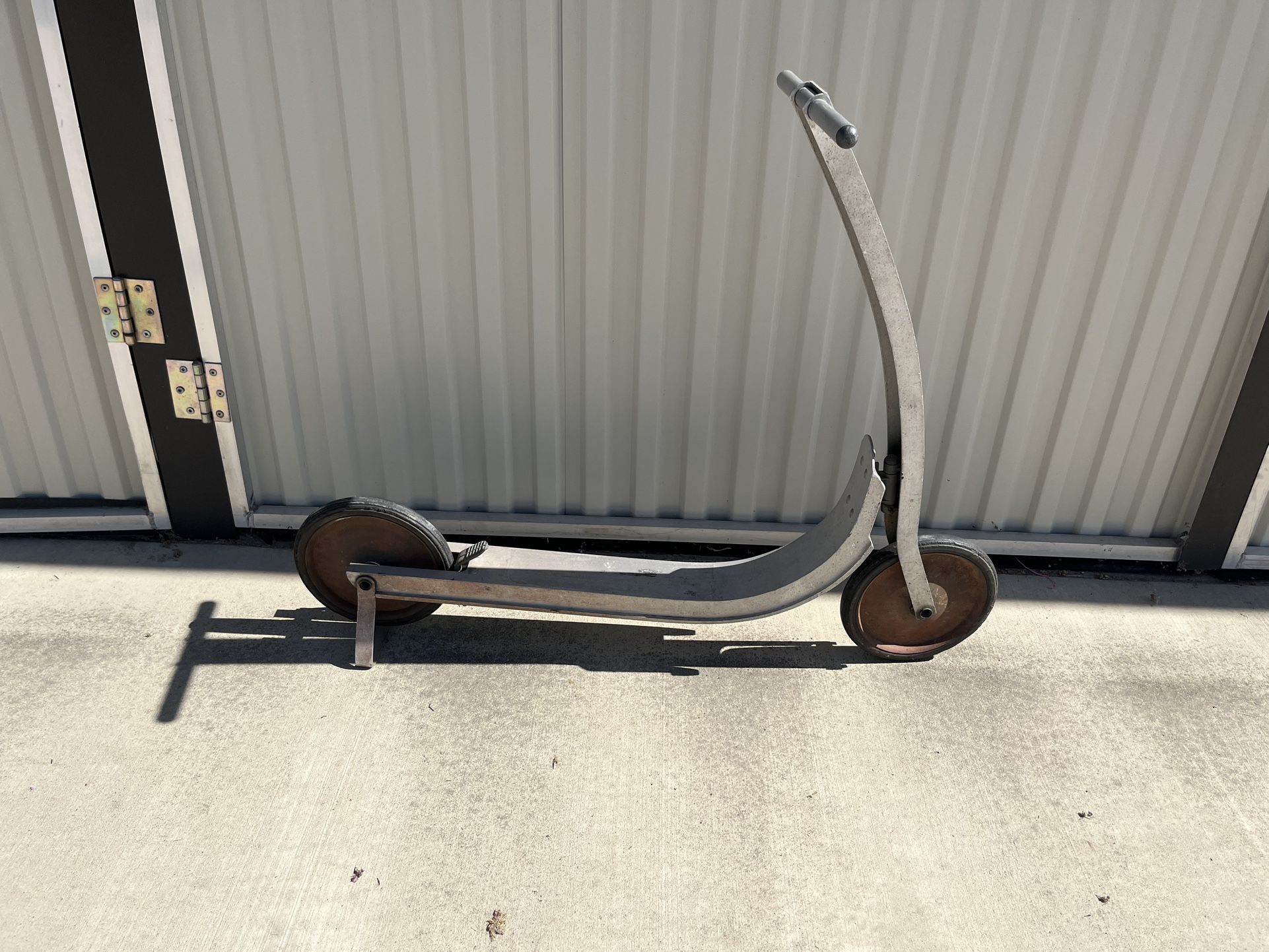 Vintage Metal Scooter “Shooting Star”