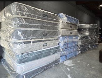 Brand name new king & Queen Mattress 🌟Brand new name king & Queen  Mattress size Beautyrest / Serta poster pedic /kirkland/posterpedic