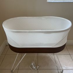 Snoo Smart Bassinet