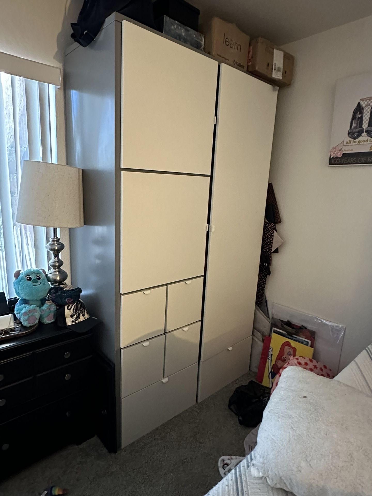 Visthus Wardrobe