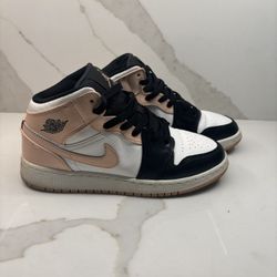 Jordan 1 Mid ‘crimson Tint’