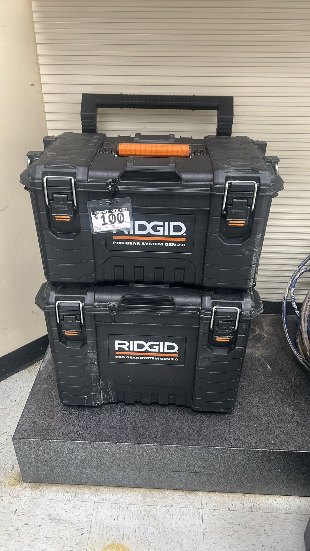tool box with wheels
