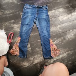 Groovy 70s bellbottom jeans Stetchy size 15/17