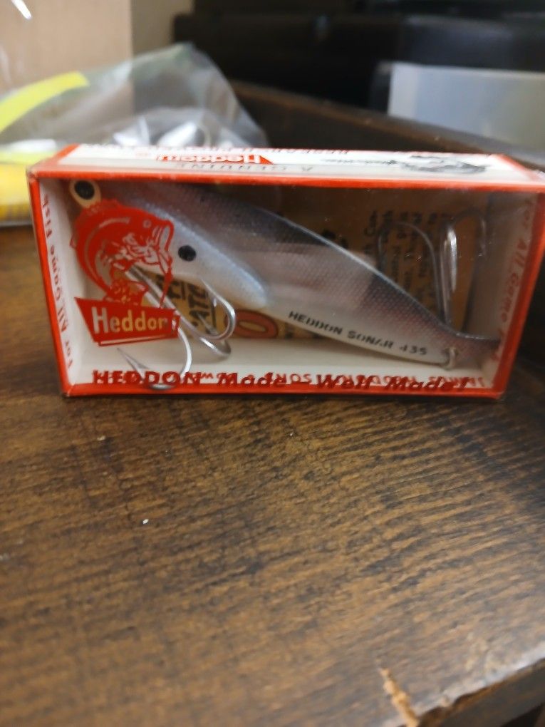 Brand New In Box Vintage Heddon large SONAR Lure #435, 3-3/4" long, Silver