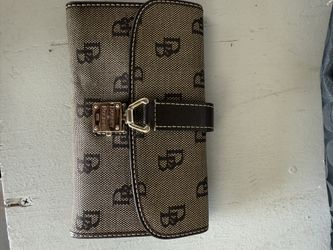 dooney and bourke Wallet