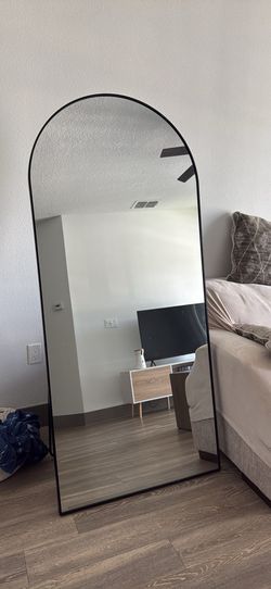 Wayfair mirror like new