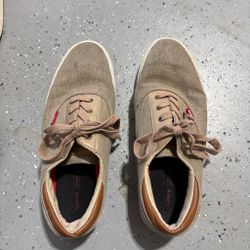 Men’s Levi’s tan shoes size 10.5