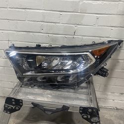 2020 Toyota RAV4 Headlight (L)