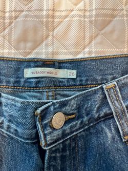 Women’s Levi jeans