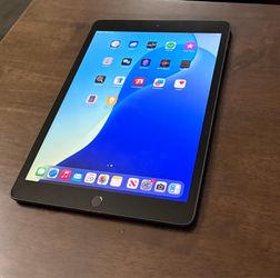 Apple iPad 7th Generation 32GB Unlocked cellular + WiFi
