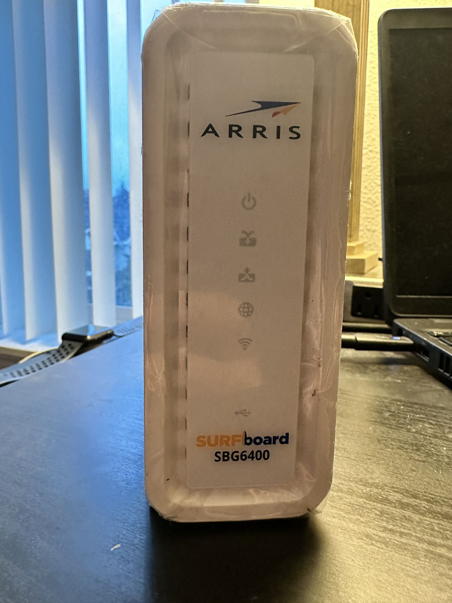 Arris Surfboard SBG6400 Cable Modem & Router DOCSIS 3.0