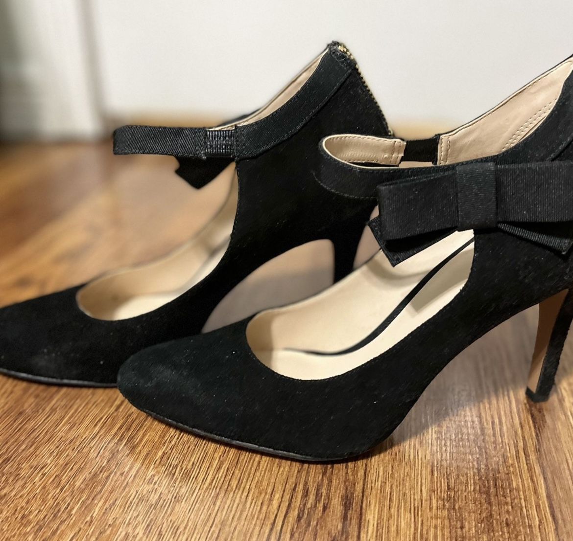 Beautiful Black Velvet Heels