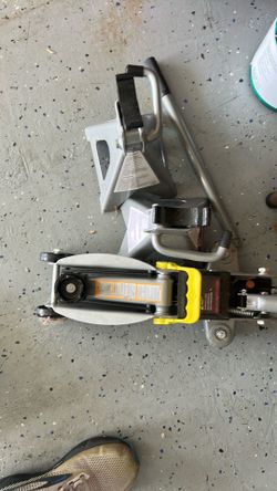 Car jack and stands