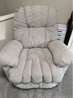 Beautiful Rocker/Recliner