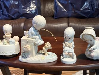 Precious Moments, Ceramic Figurine Set of 4