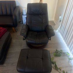 Leather recliner chair