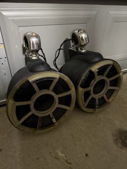 Tower speakers