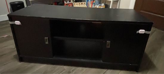 Entertainment center