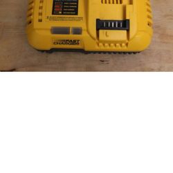fast charger Dewalt 8AMP 20/60V whit fan