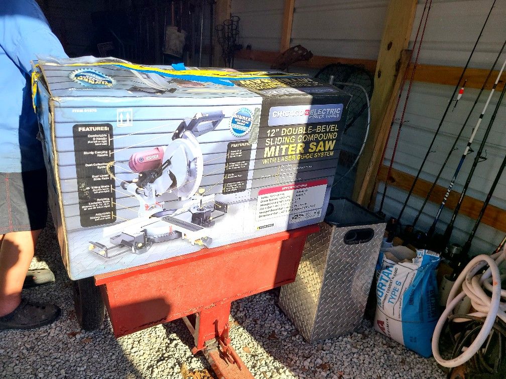 12" Sliding Miter Saw