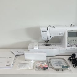 Brother SE600 Combination Computerized Sewing and Embroidery Machine 