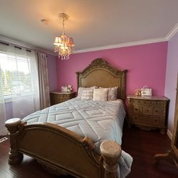 Queen Bedroom Set