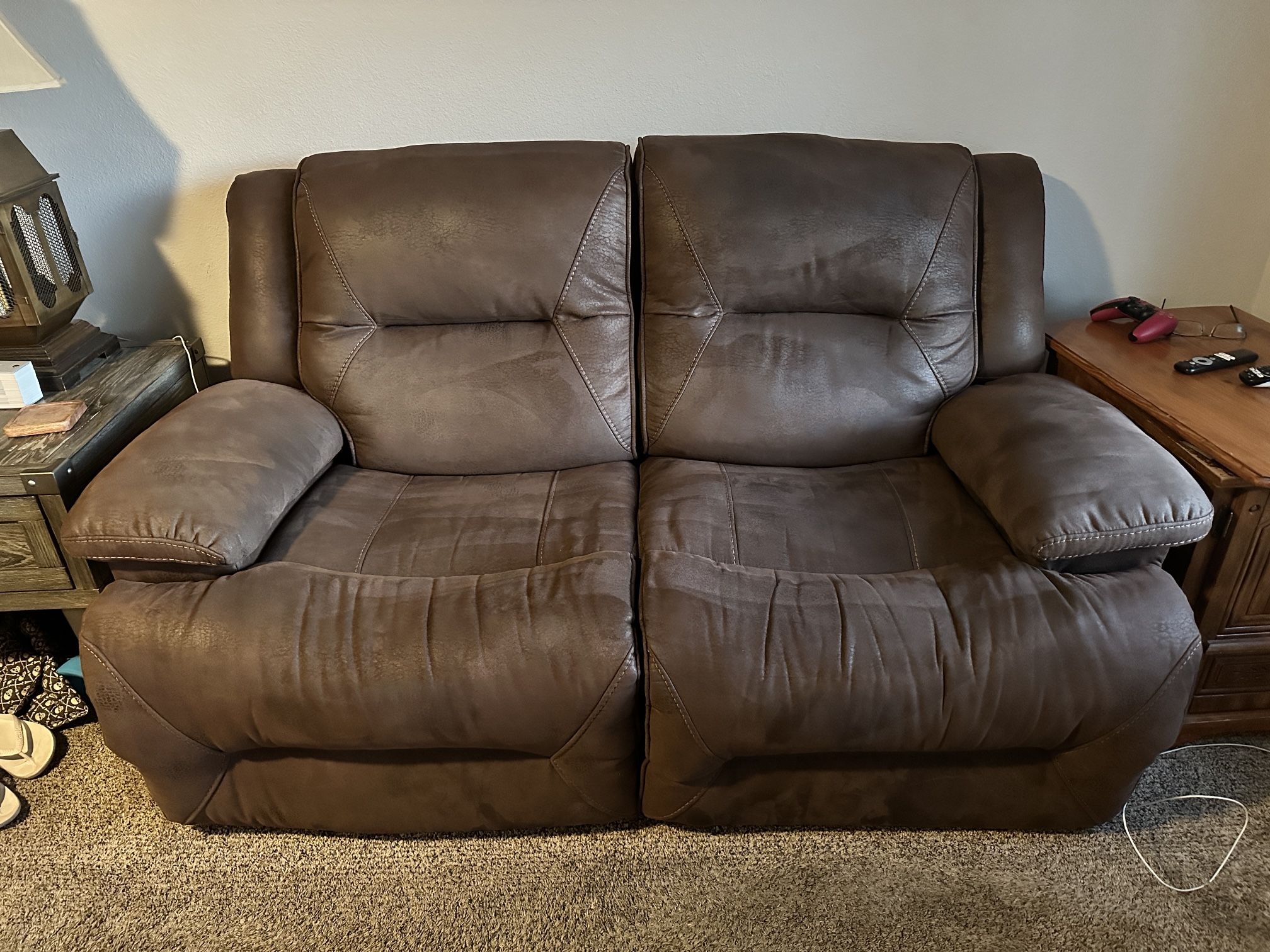 Dual Electric Reclining Loveseat 