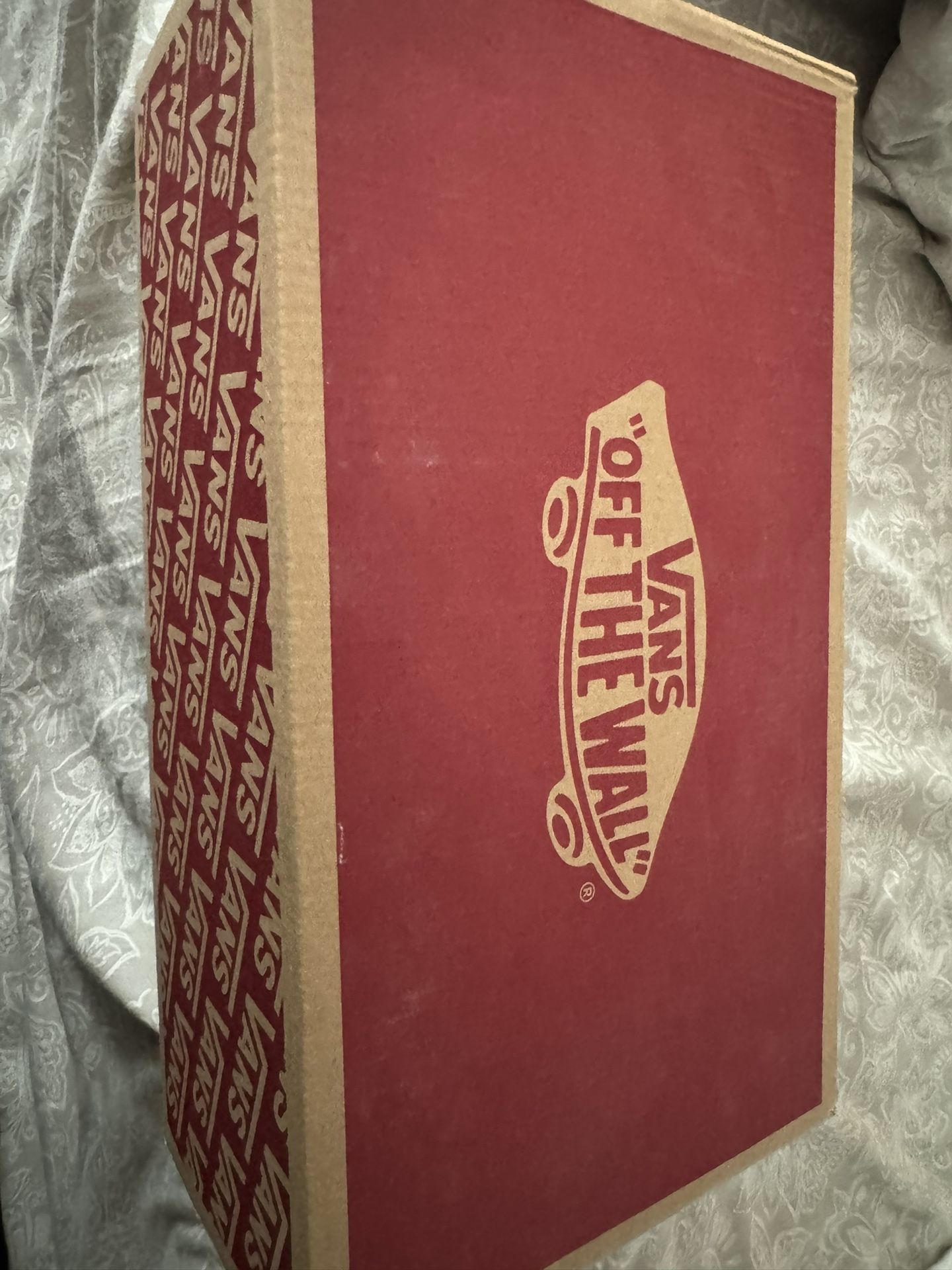 New Men’s 9.5 Vans ( Checkered Slip On) In Box