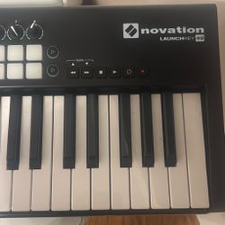 Novariom LaunchKey 49 MIDI keyboard