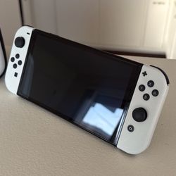 Nintendo Switch OLED (Like New)