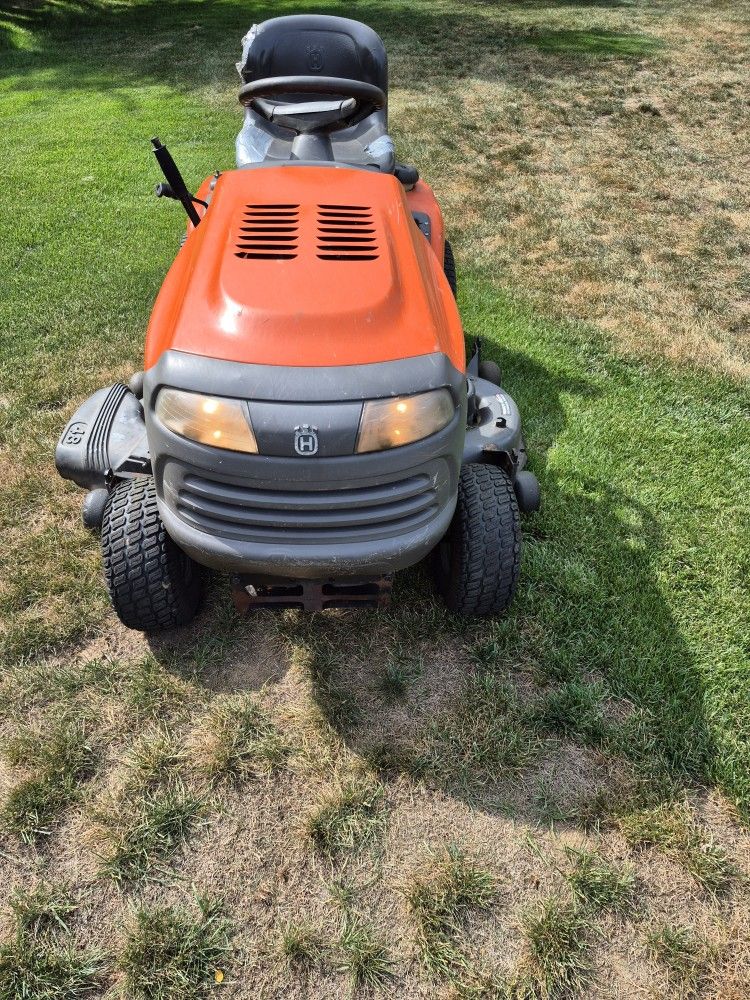 Husqvarna Riding Lawn Mower 48" Cutting Deck