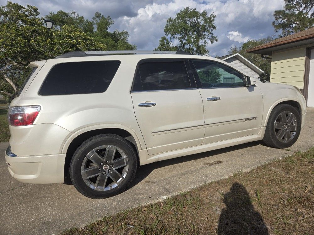 2011 GMC Acadia