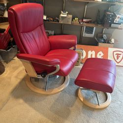 STRESSLESS Ekornes Red leather recliner and Ottoman