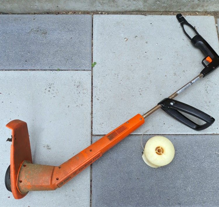 Black + Decker Electric Weed Trimmer