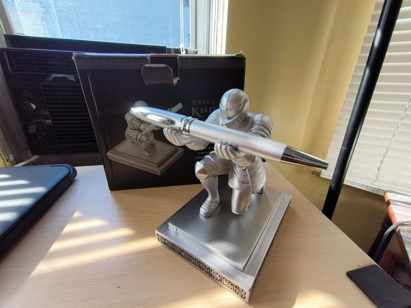 Executive Knight Pen Holder With Box Pen 