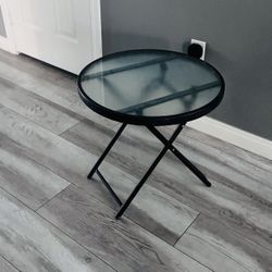 🖤 Round outdoor Glass Folding Side Table – Only $25 🖤  I am near IKEA ( s. Durango/215)    Looking for a stylish and practical side table? This mode