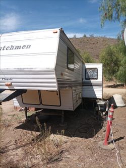 Dutchman fithwheel trailer, 2 axel