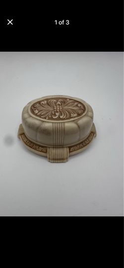 VINTAGE ART DECO CELLULOID VELVET LINED PRESENTATION RING BOX