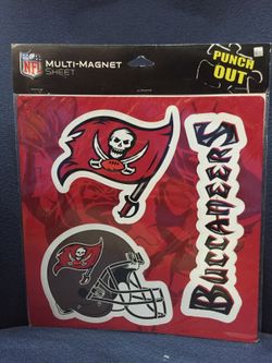 Buccaneers multi magnet big
