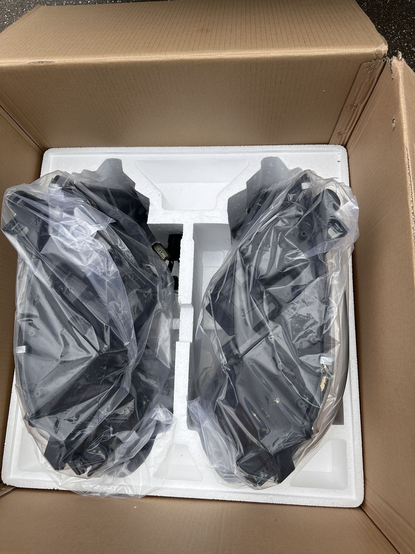 2022 Dodge RAM 1500 Headlights. Left And Right EOM