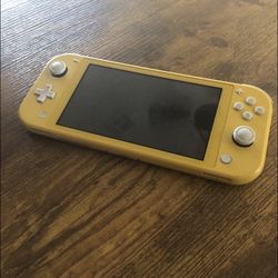 Selling Yellow Nitendo Switch 