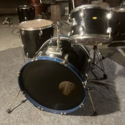 3pc PULSE DRUM SET w/ kickpedal & throne