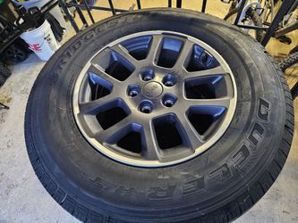 Jeep Gladiator Overland OEM Wheels Tires With TPMS