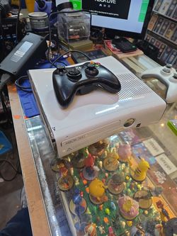 Xbox 360 S Slim Special Ed. Glossy WHITE 250 GB Console w/White Controller RARE