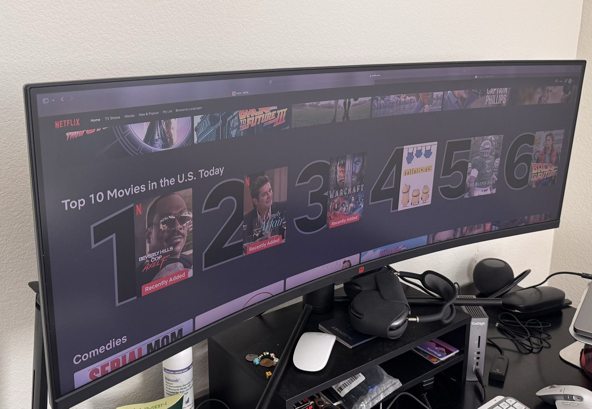 Deco Gear Curved Widescreen Monitor 43”