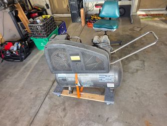 Dayton / Speedaire 20-Gallon Horizontal Air Compressor