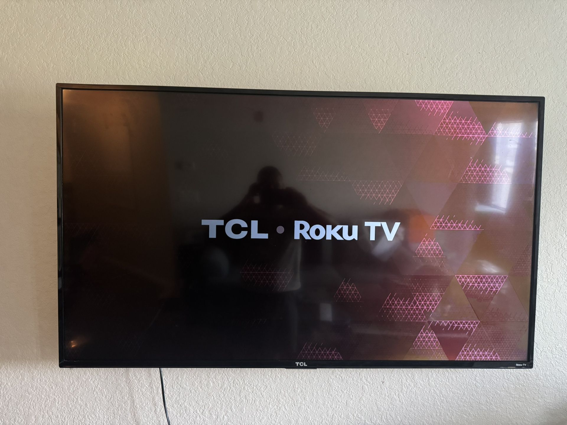TLC ROKU TV 55inch