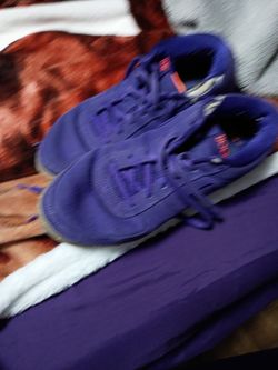 Devin Bookers purple sunset 1s